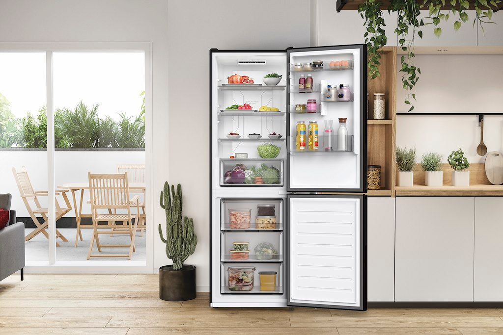 Hoover HOCE4T618EBK Freestanding Fridge Freezer