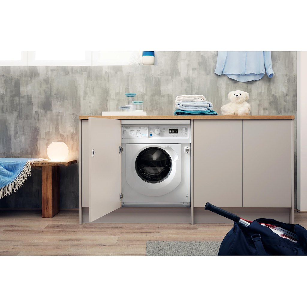 Indesit Built in front loading washing machine: 7,0kg - BI WMIL 71252 UK N