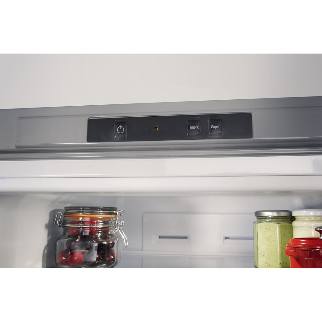 Hotpoint freestanding fridge freezer: frost free