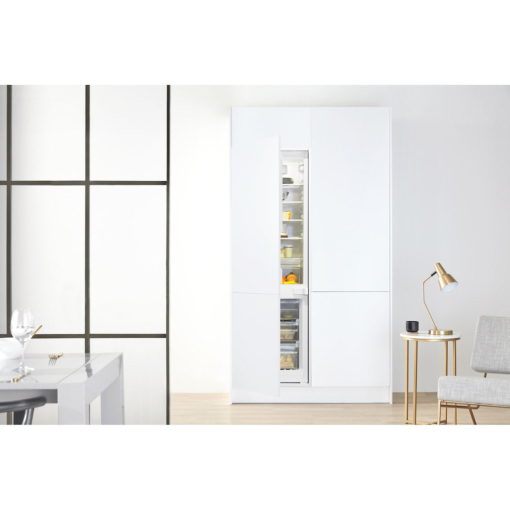 Whirlpool built in fridge freezer: frost free - ART 20163 NF 0