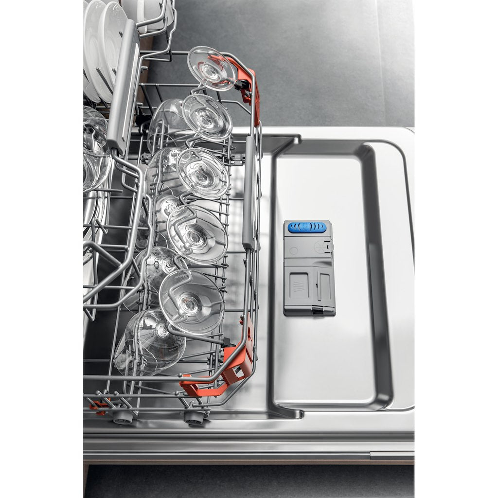 Hotpoint dishwasher: full size, inox