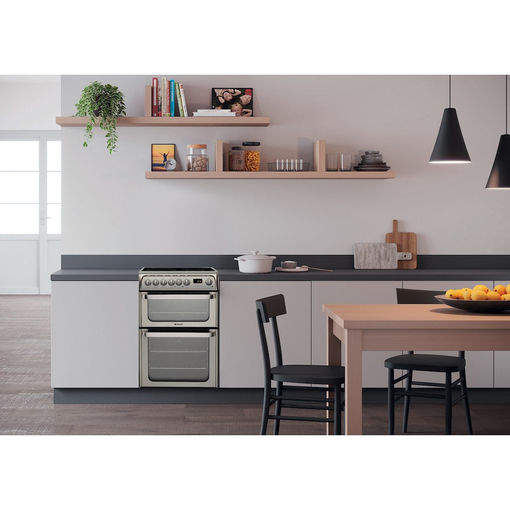 Hotpoint electric freestanding double cooker: 60cm