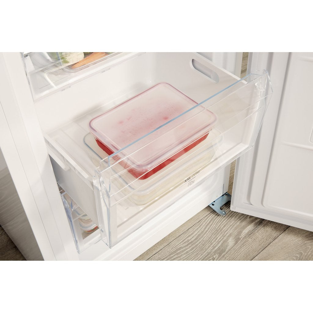Hotpoint freestanding fridge freezer: frost free