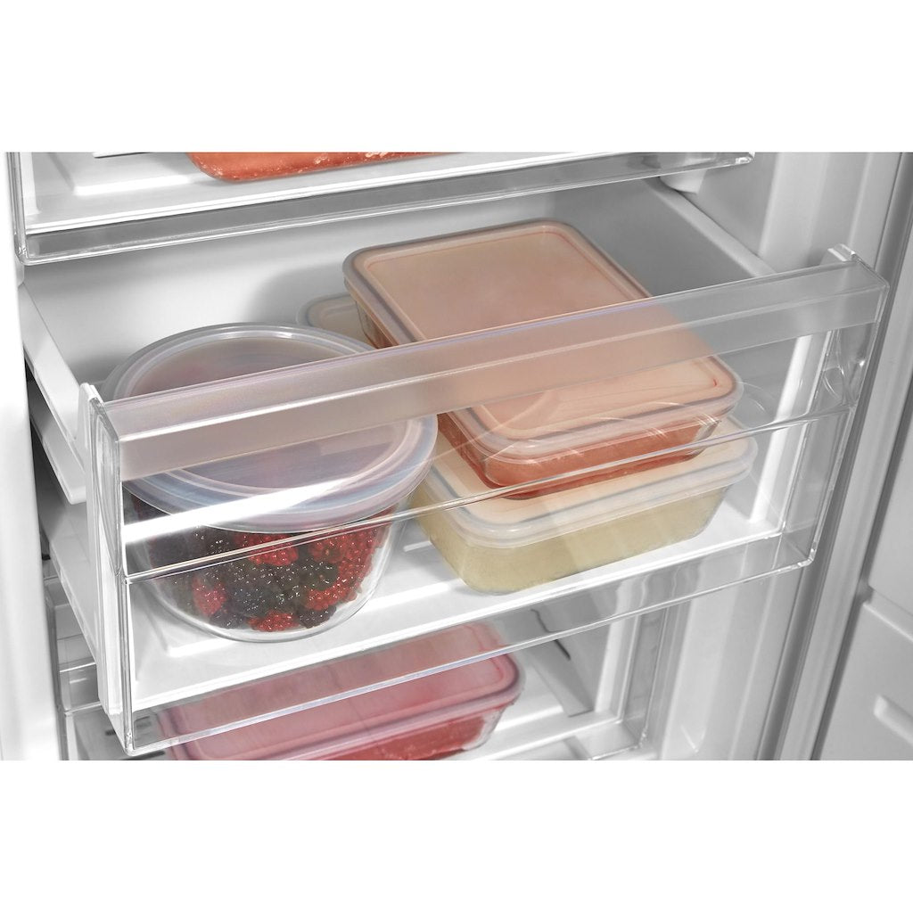 Hotpoint freestanding fridge freezer: frost free