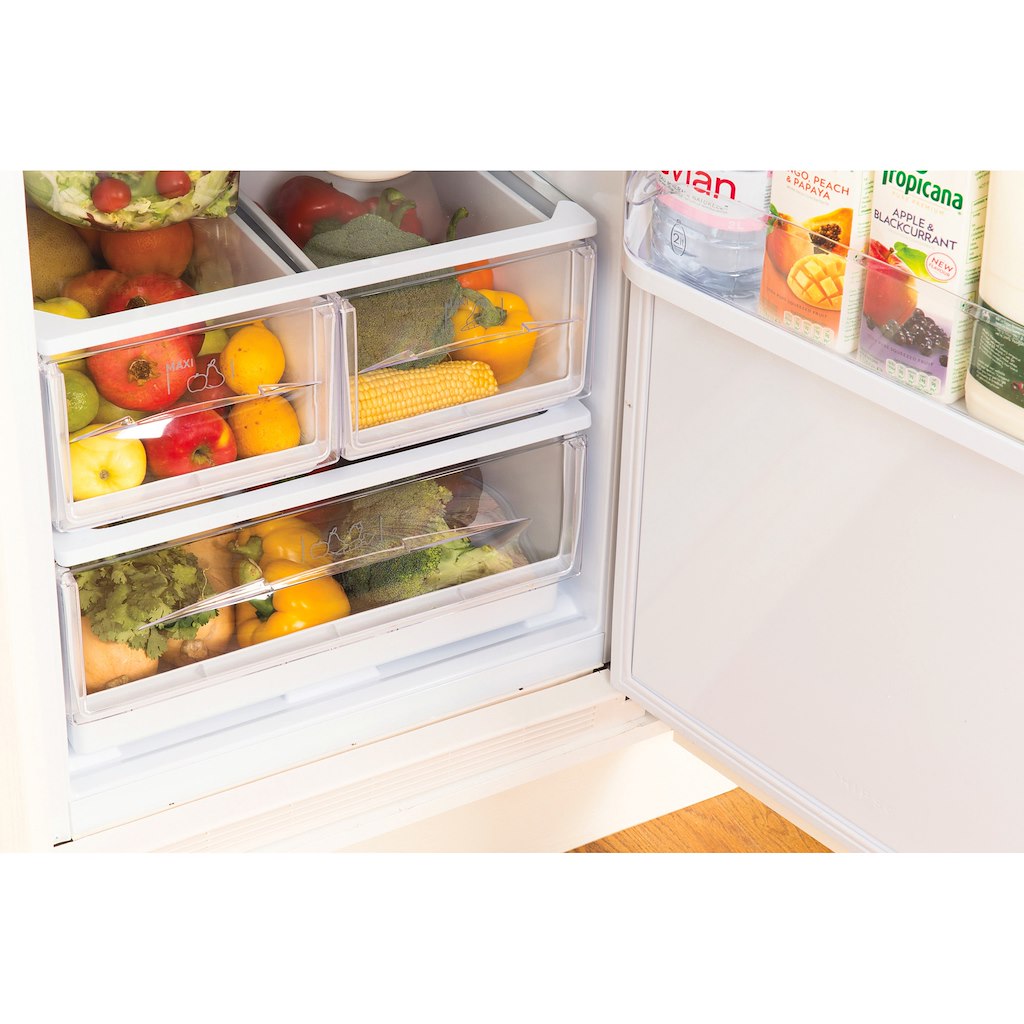 Hotpoint integrated fridge: white
