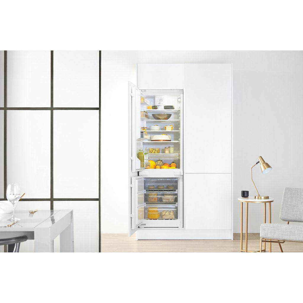 Whirlpool built in fridge freezer: frost free - ART 20163 NF 0