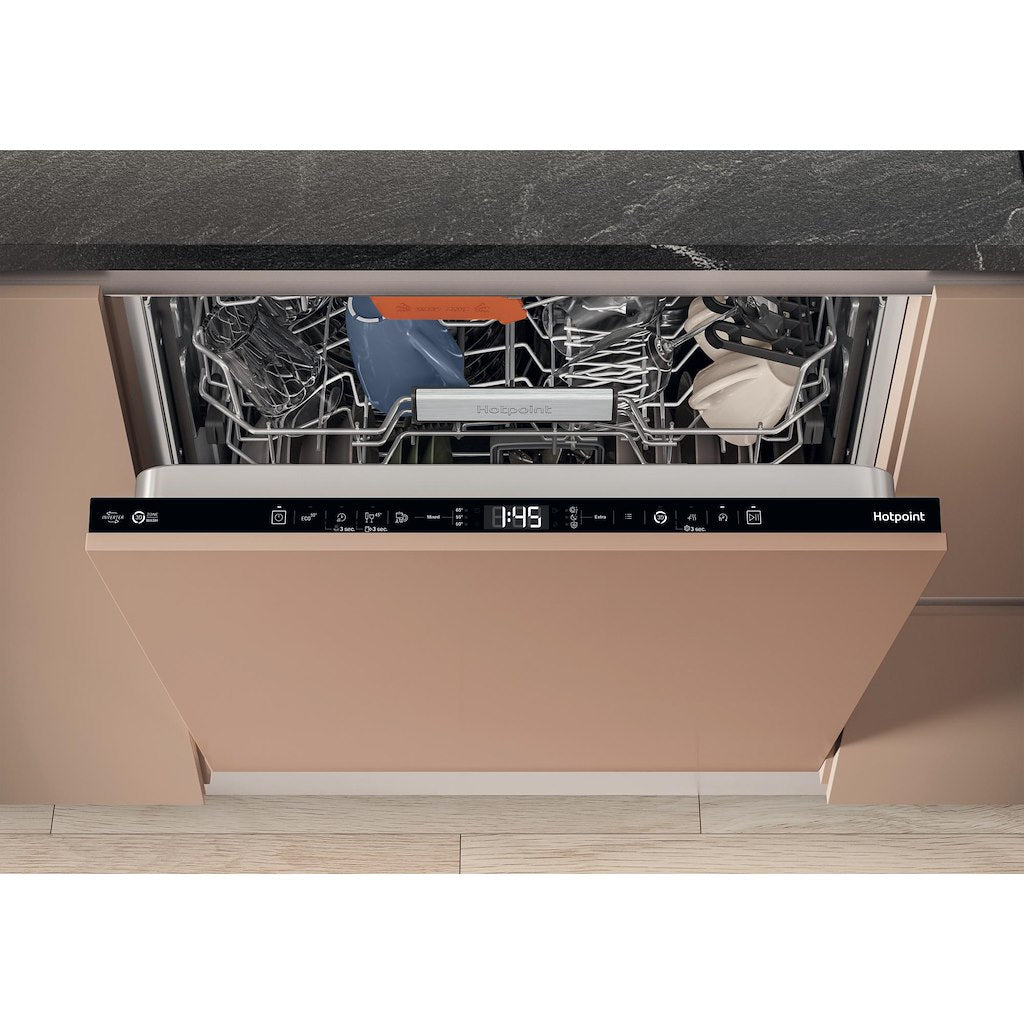 Hotpoint integrated dishwasher: full size, black