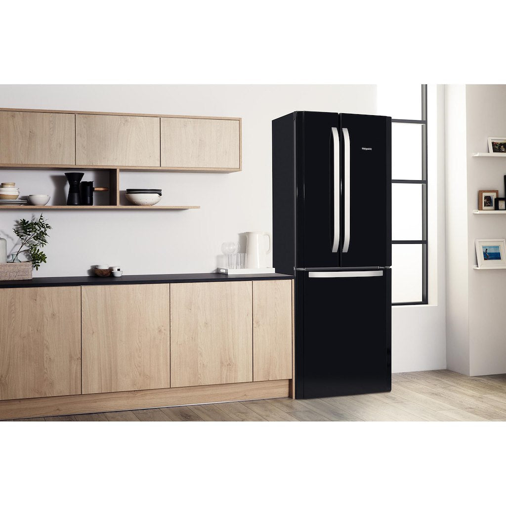 Hotpoint freestanding fridge freezer: frost free