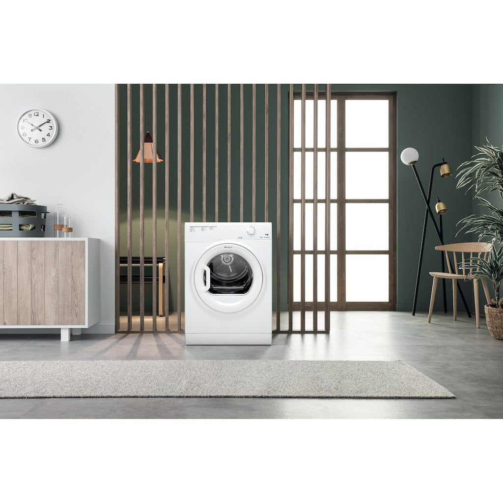 Hotpoint air-vented tumble dryer: freestanding, 7kg