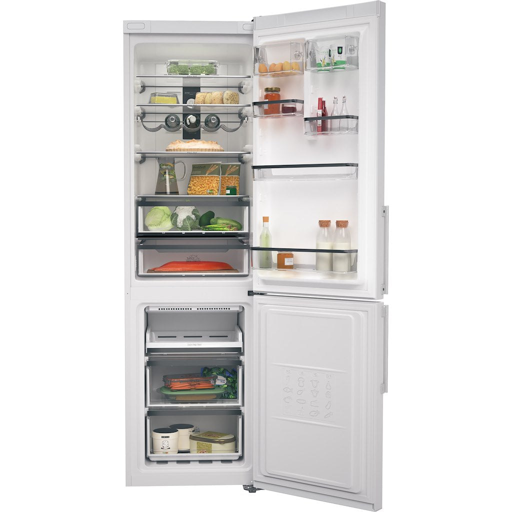 Hotpoint freestanding fridge freezer: frost free