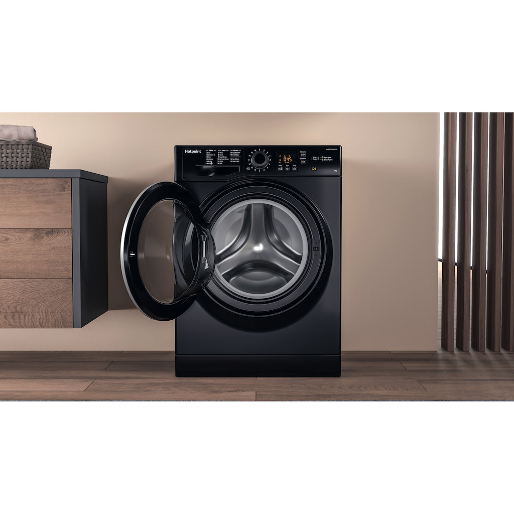 Hotpoint freestanding front loading washing machine: 7kg