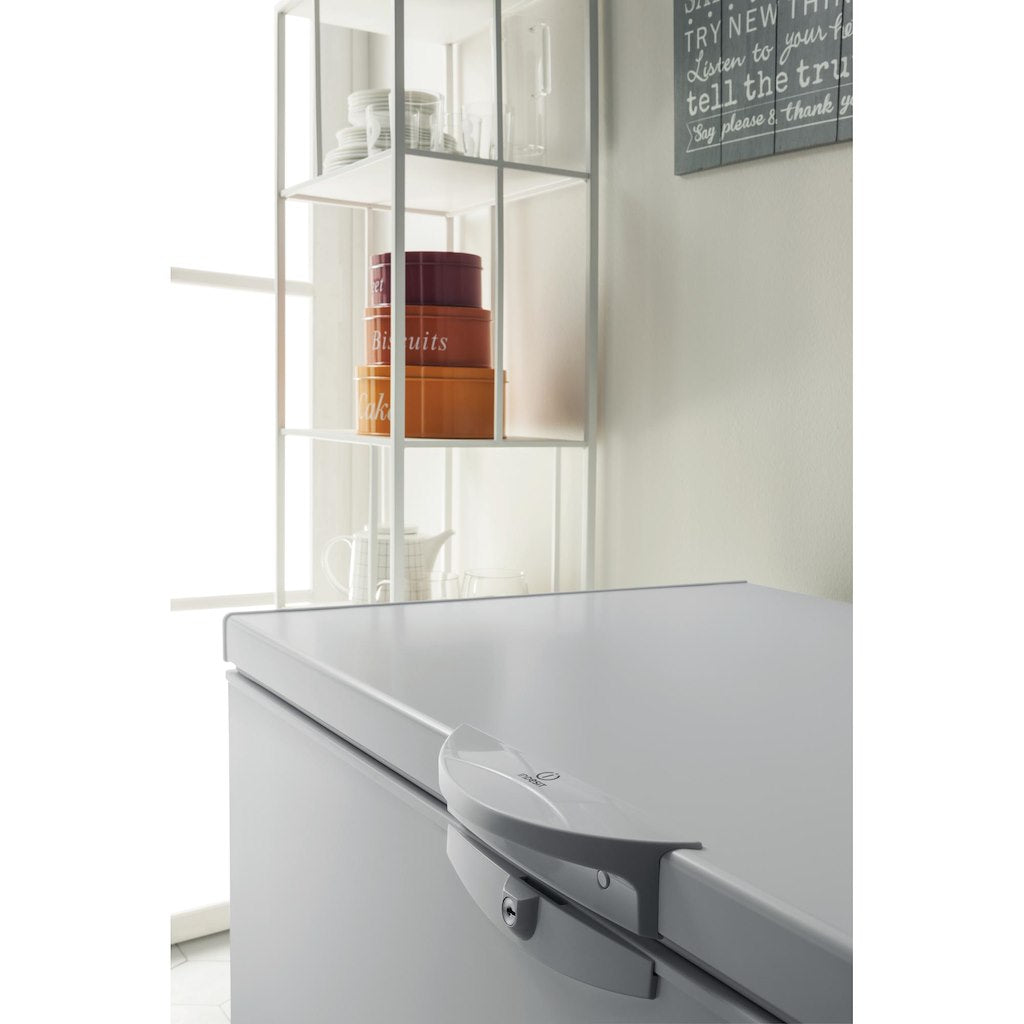Low Frost  Chest Freezer with Inverter Compressor - White - 80.6CM - 202L