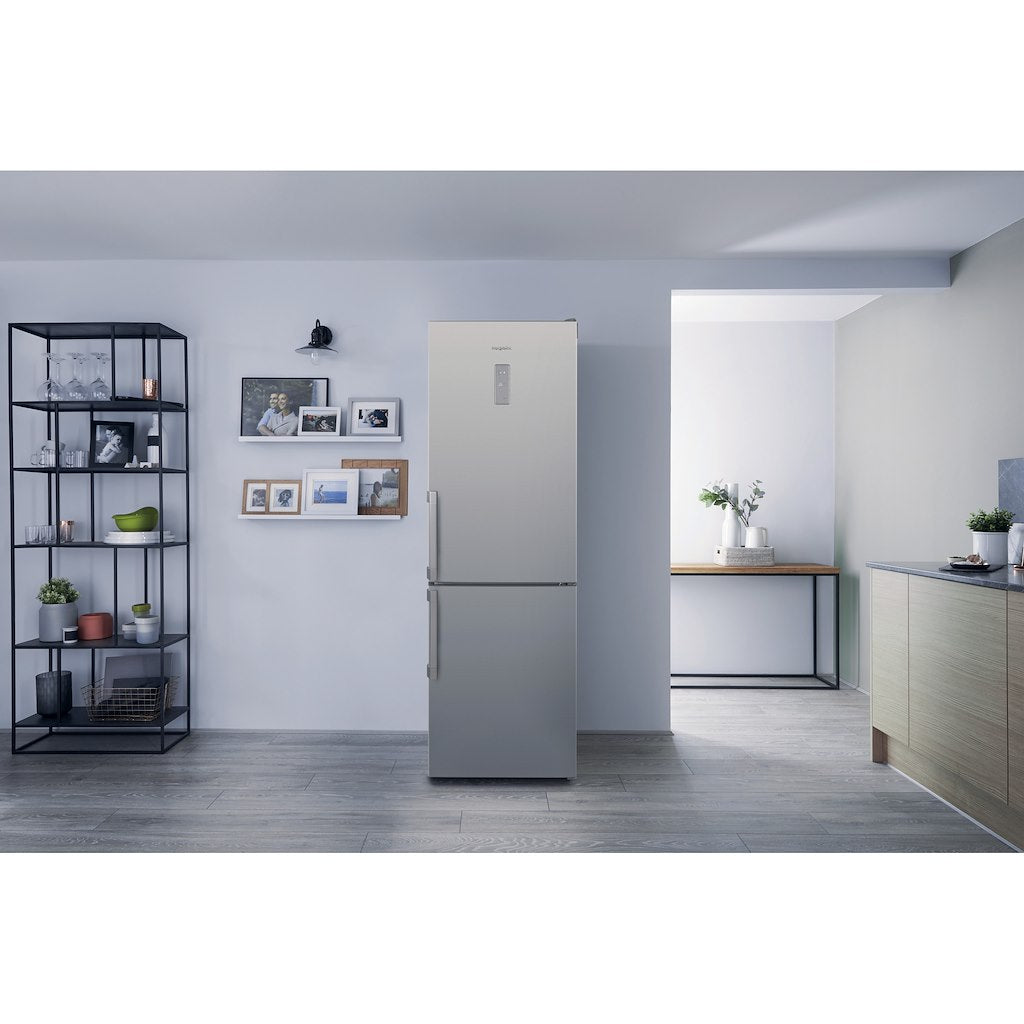 Hotpoint freestanding fridge freezer: frost free
