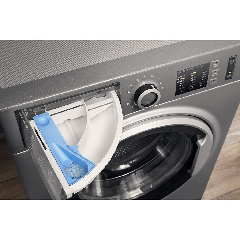 Hotpoint freestanding front loading washing machine: 9kg