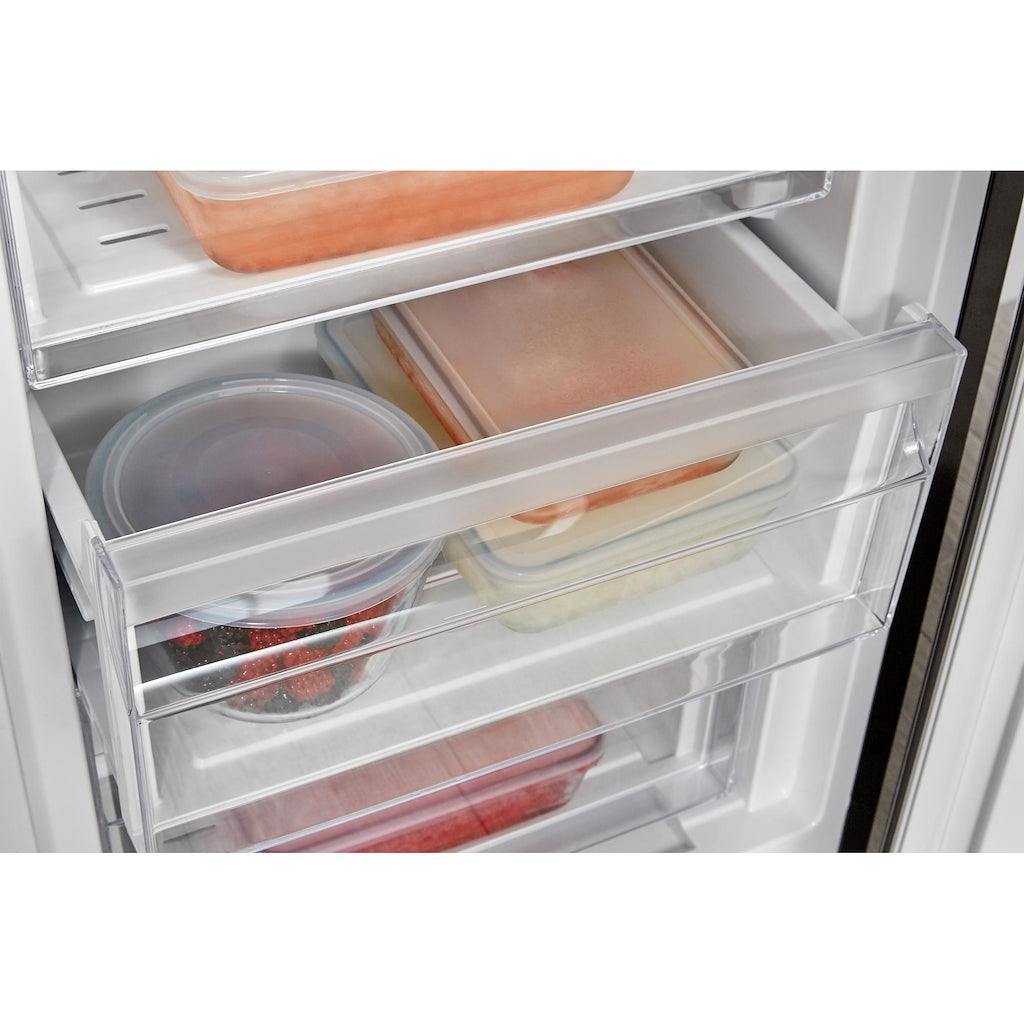 Hotpoint freestanding fridge freezer: frost free