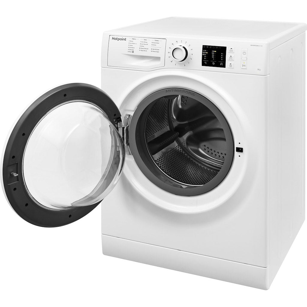 Hotpoint freestanding front loading washing machine: 9kg