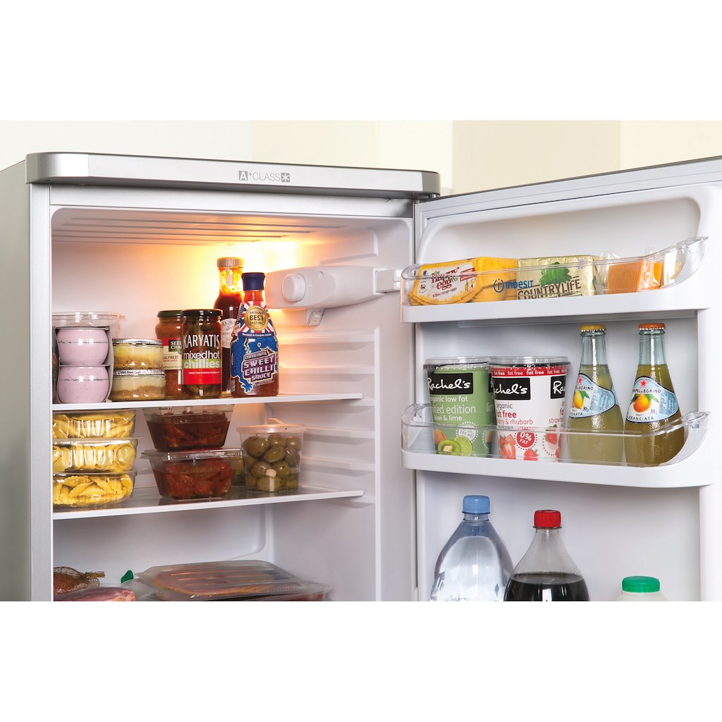 Freestanding fridge freezer