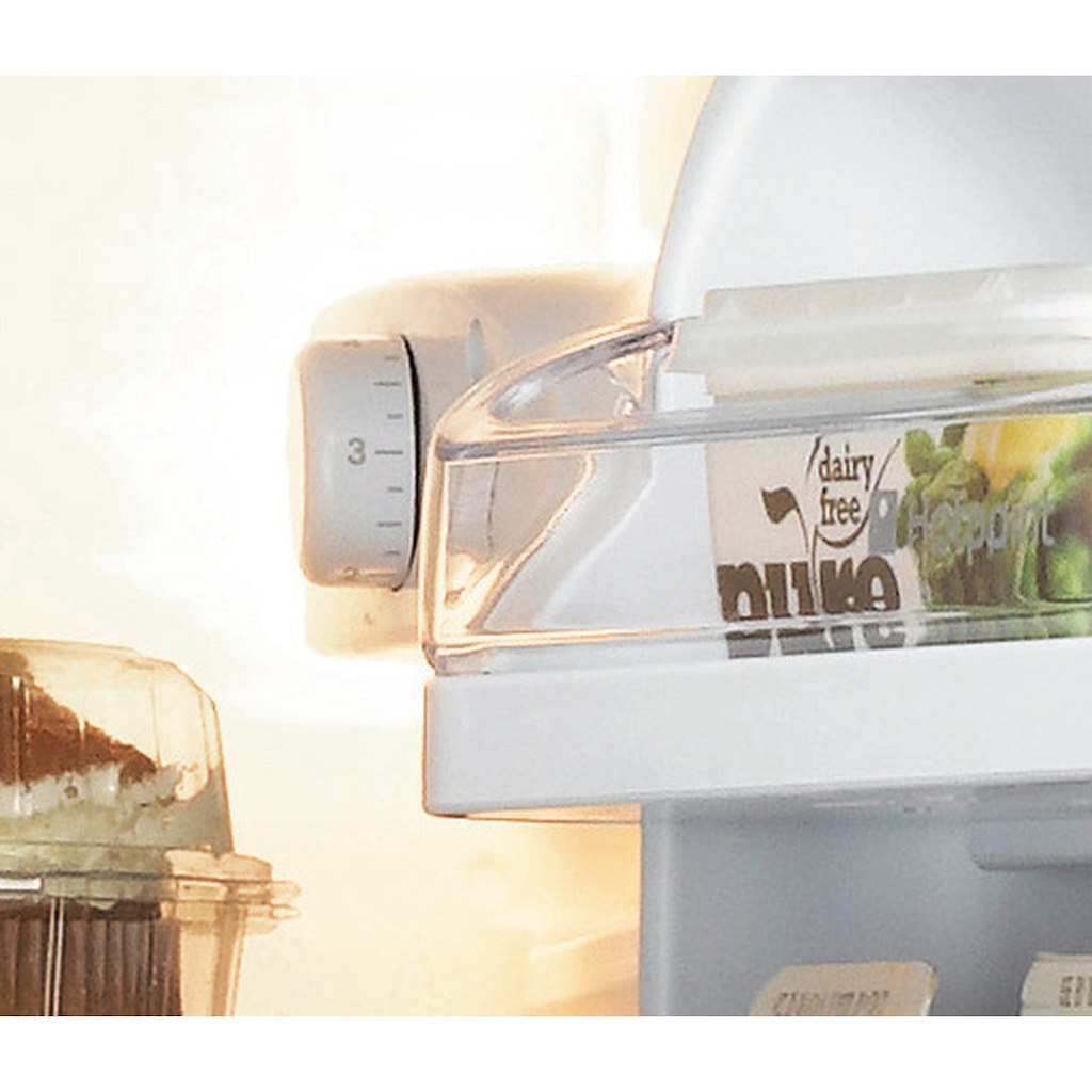 Hotpoint freestanding fridge freezer