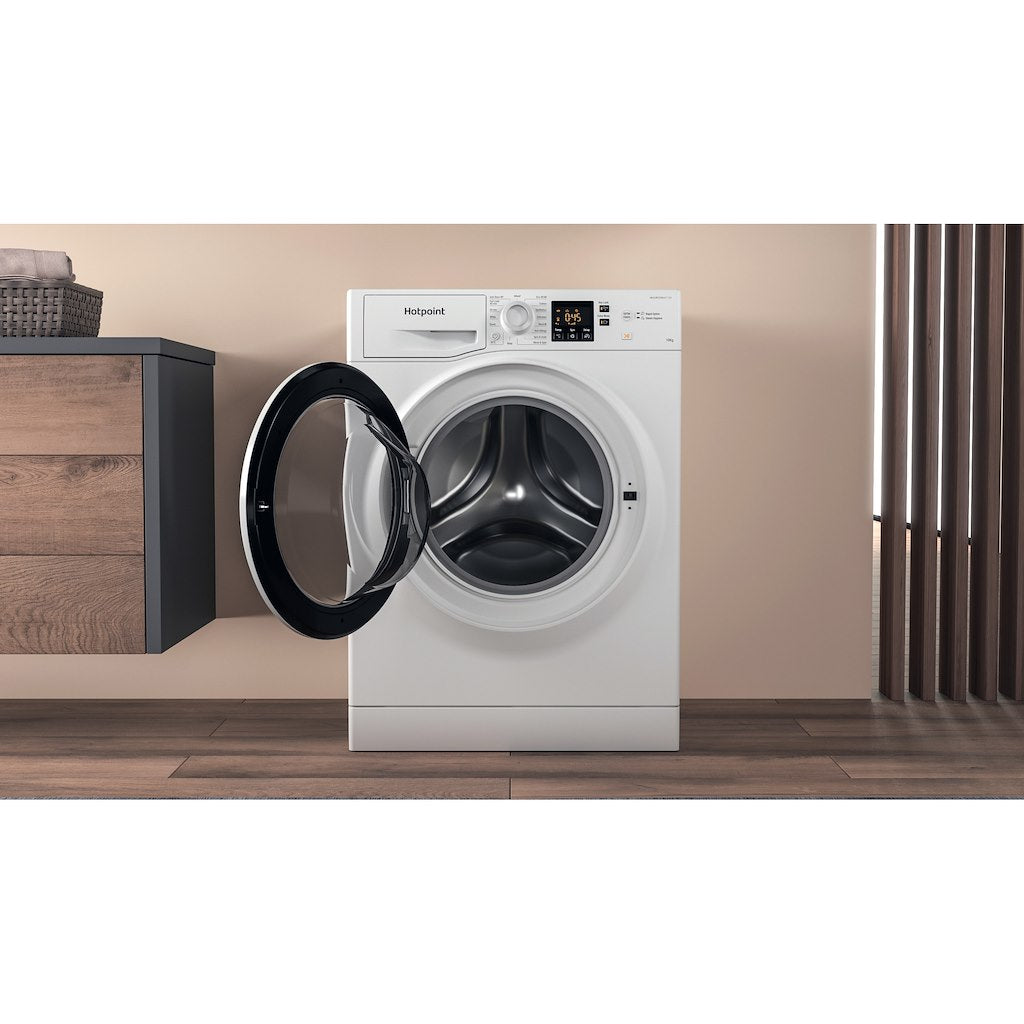 Hotpoint freestanding front loading washing machine: 10kg