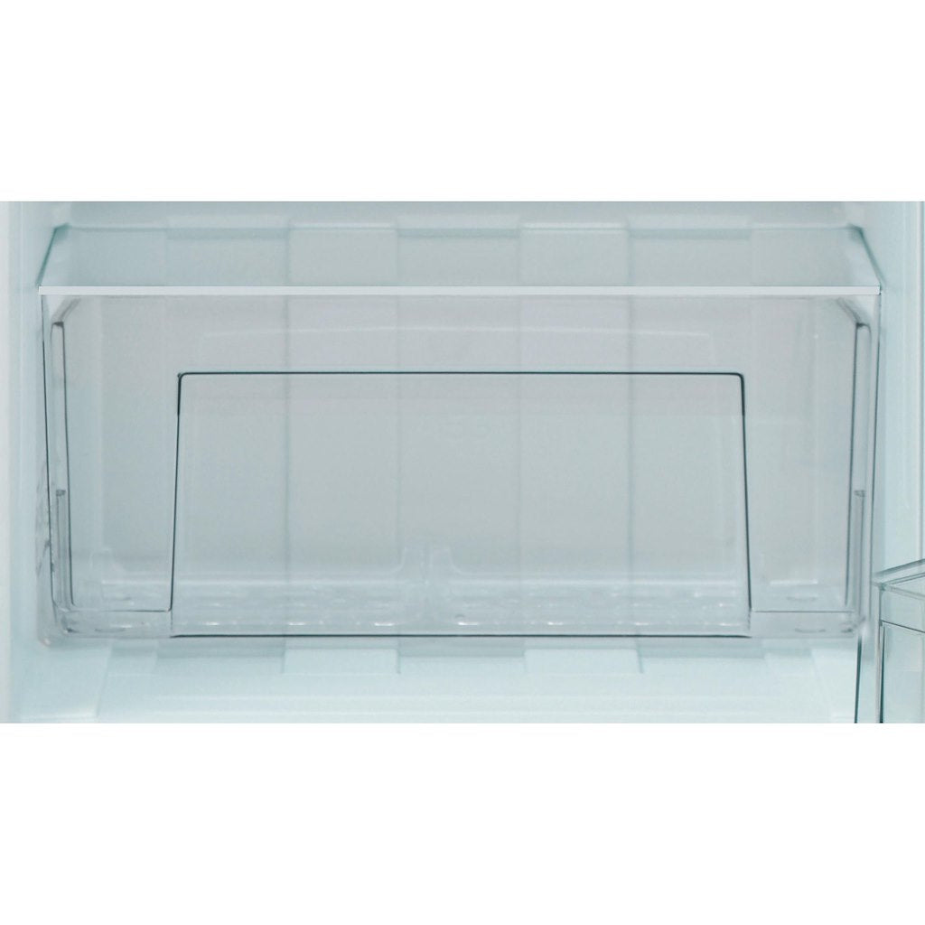 Hotpoint freestanding fridge: white