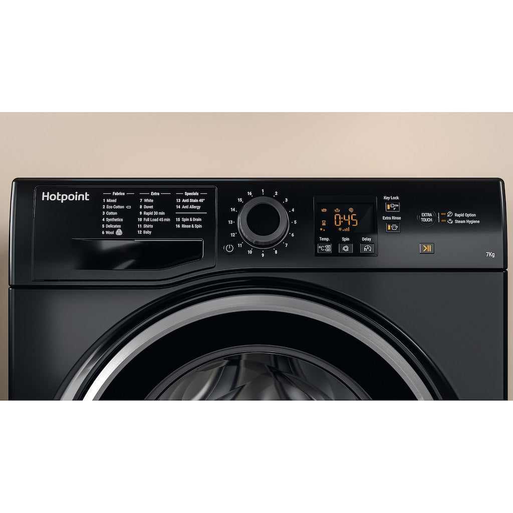 Hotpoint freestanding front loading washing machine: 7kg