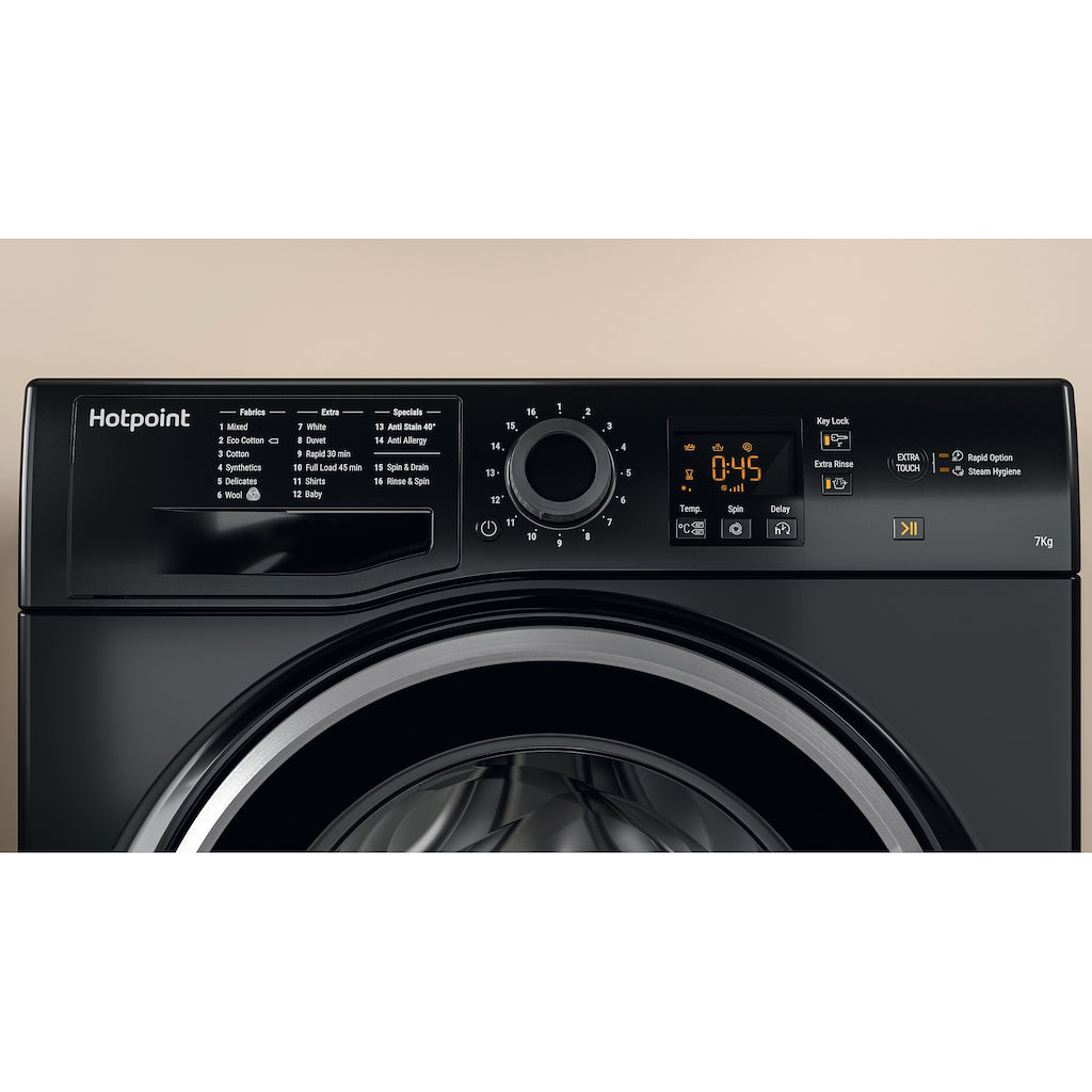 Hotpoint freestanding front loading washing machine: 7kg