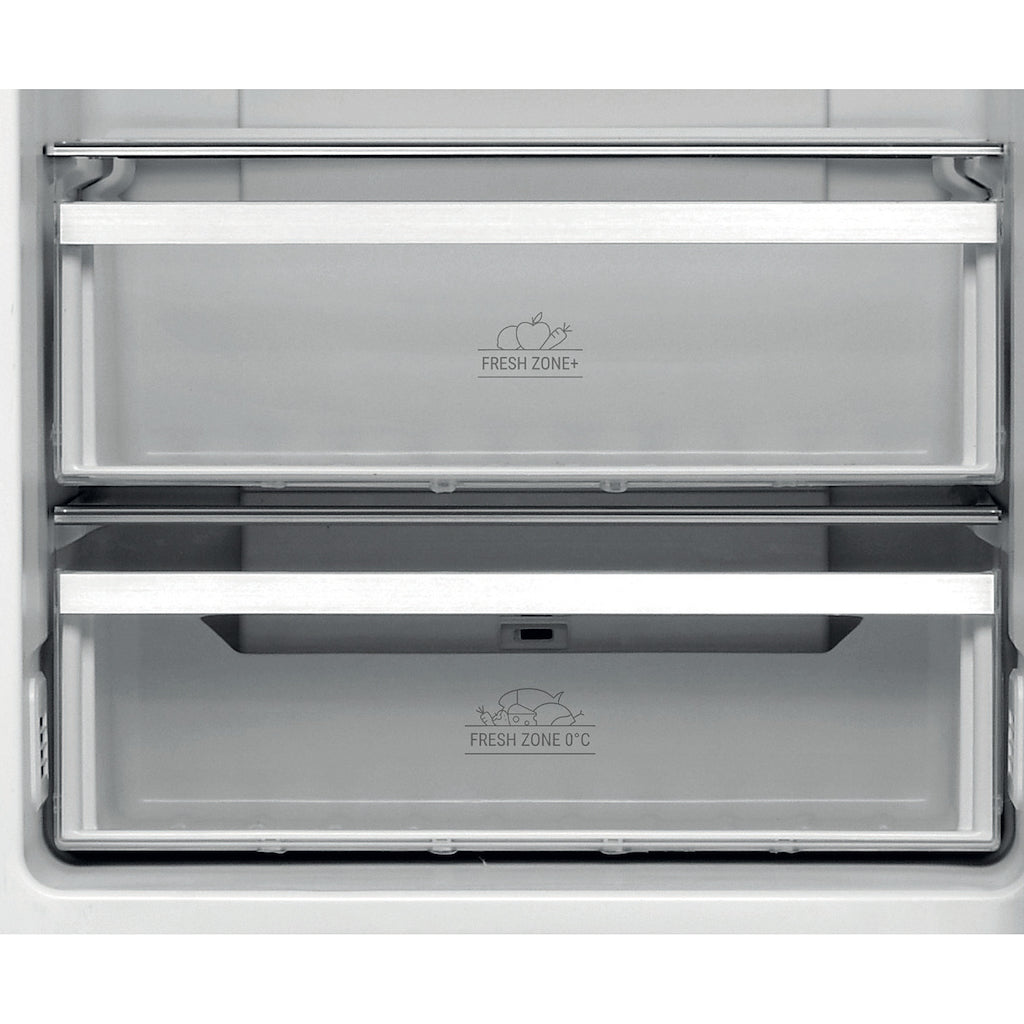 Hotpoint freestanding fridge freezer: frost free