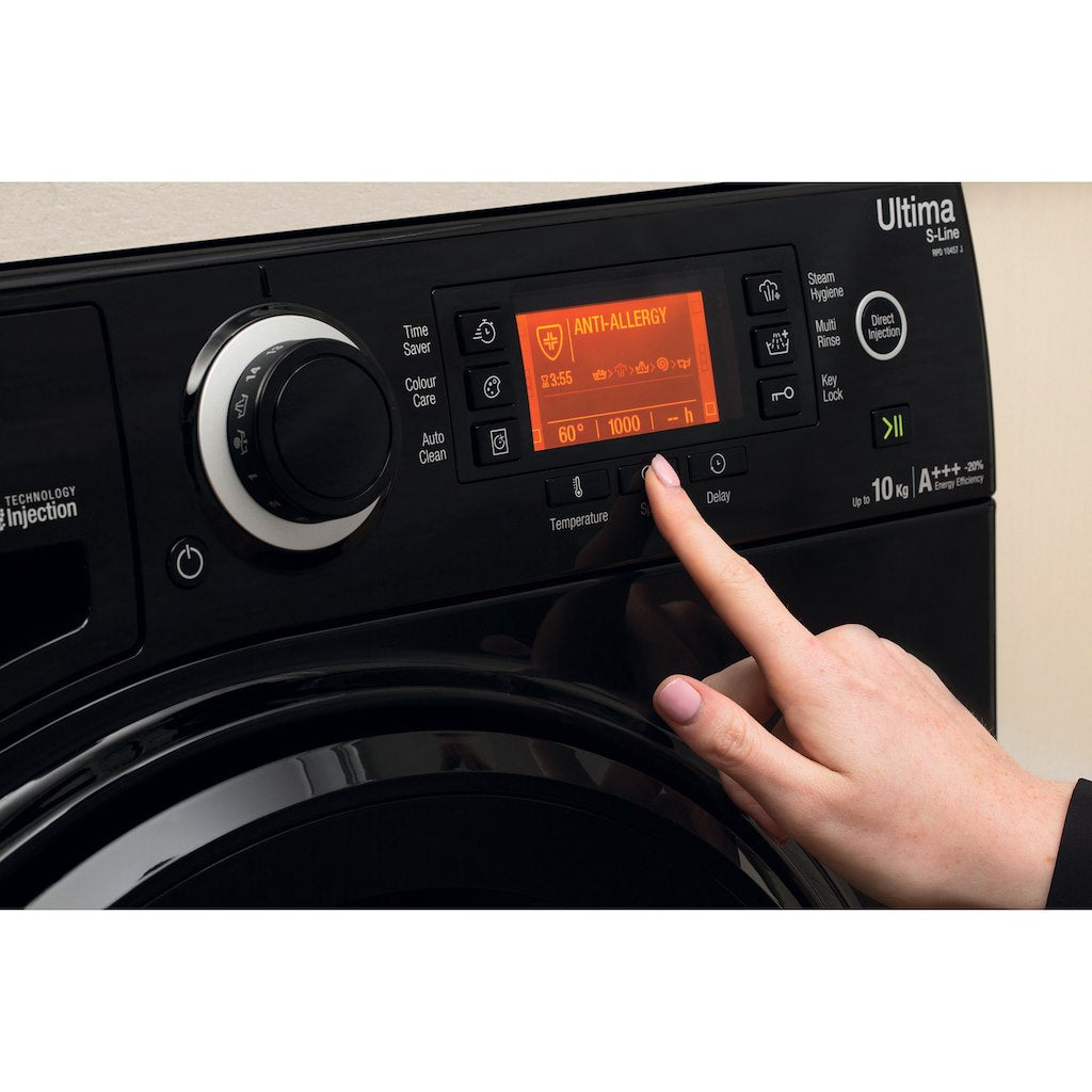 Hotpoint freestanding front loading washing machine: 9kg
