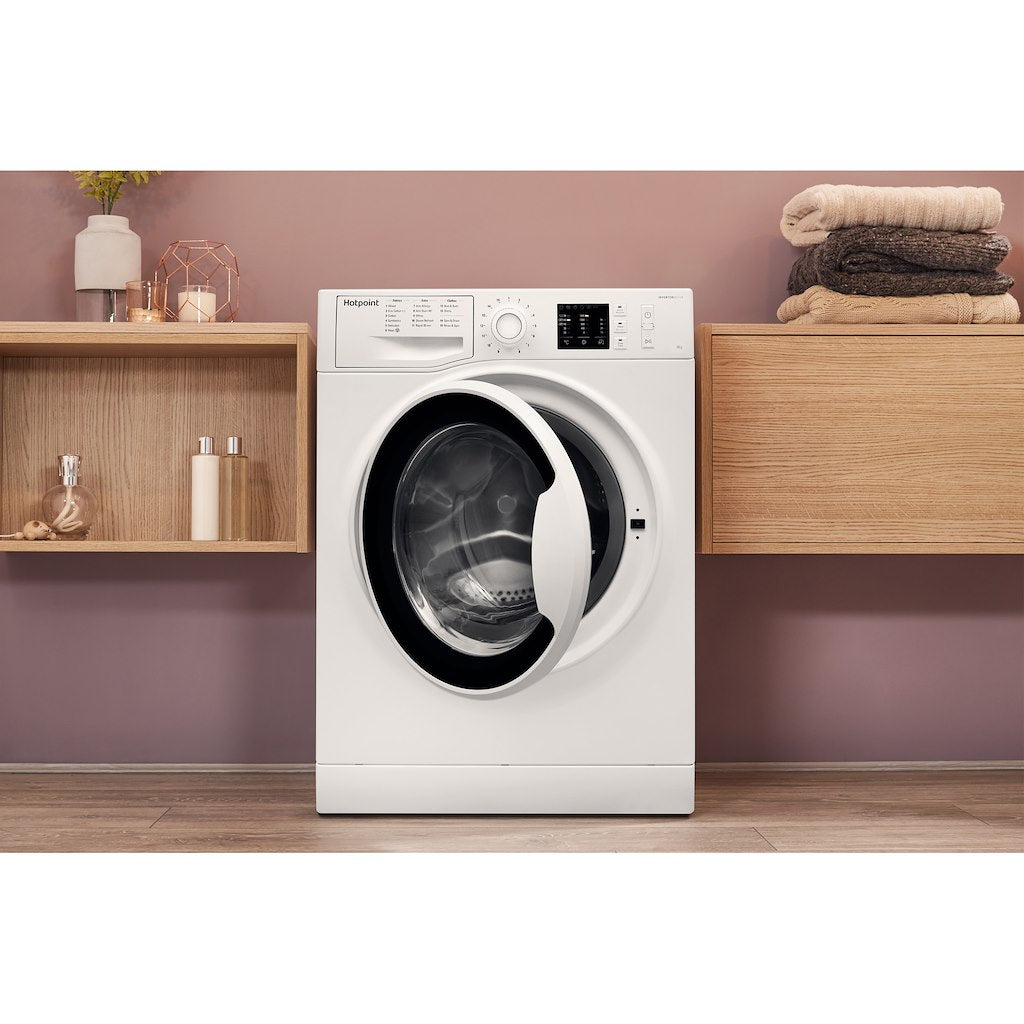 Hotpoint freestanding front loading washing machine: 9kg