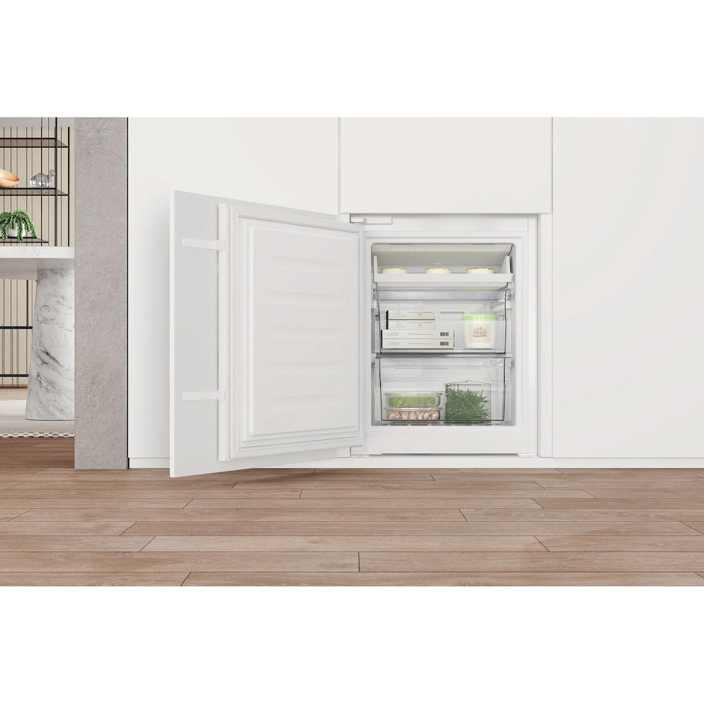 Whirlpool built in fridge freezer - WHC20 T321 UK