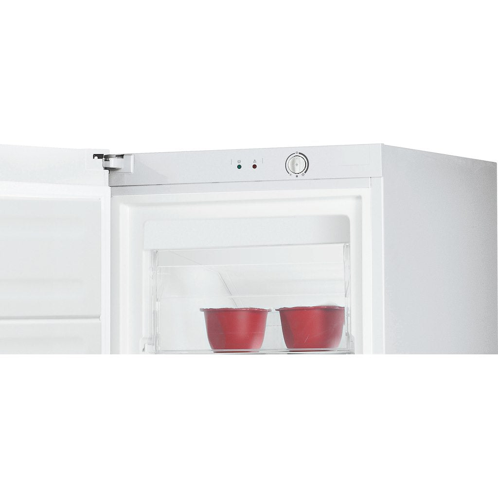 Freestanding upright freezer: white colour