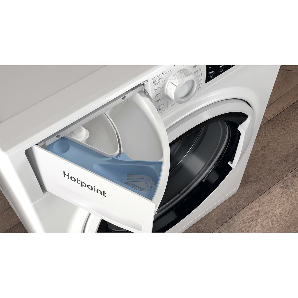 Hotpoint freestanding front loading washing machine: 10kg