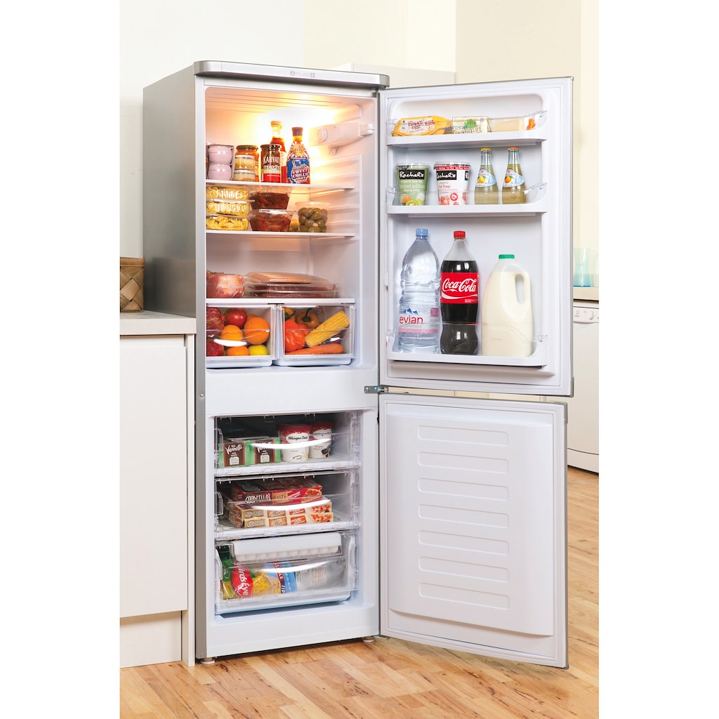 Freestanding fridge freezer