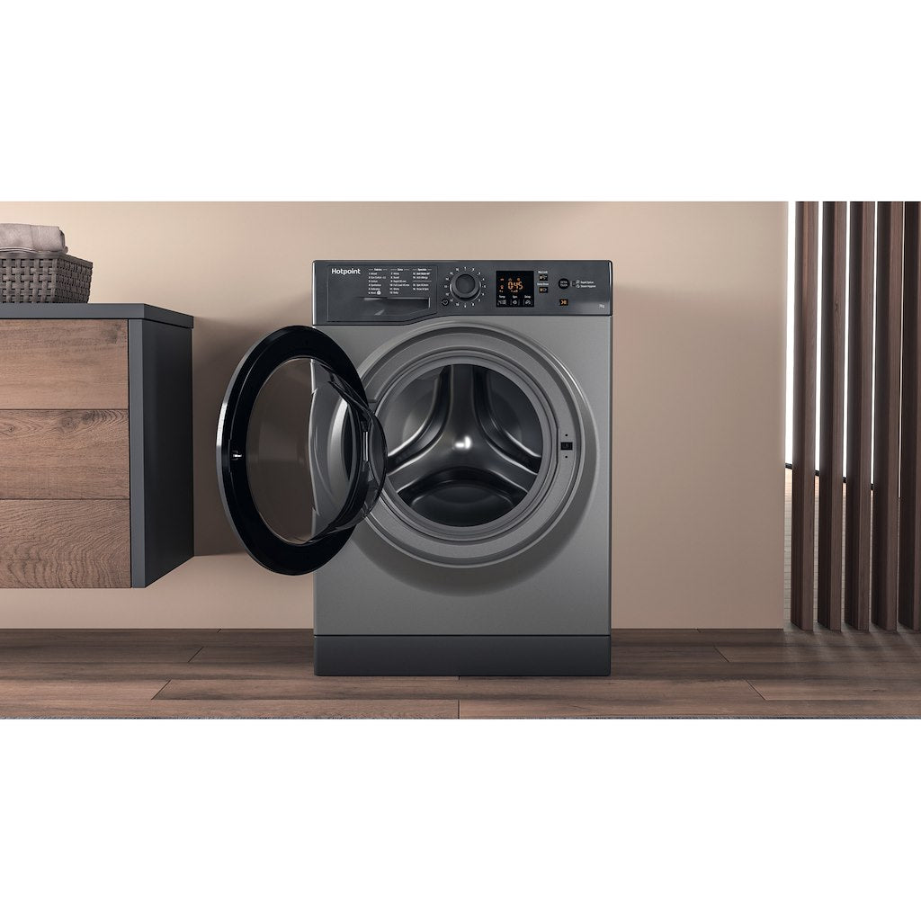 Hotpoint freestanding front loading washing machine: 7kg