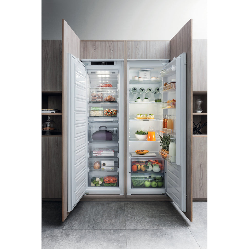 Hotpoint HS 18011 UK Integrated Fridge
