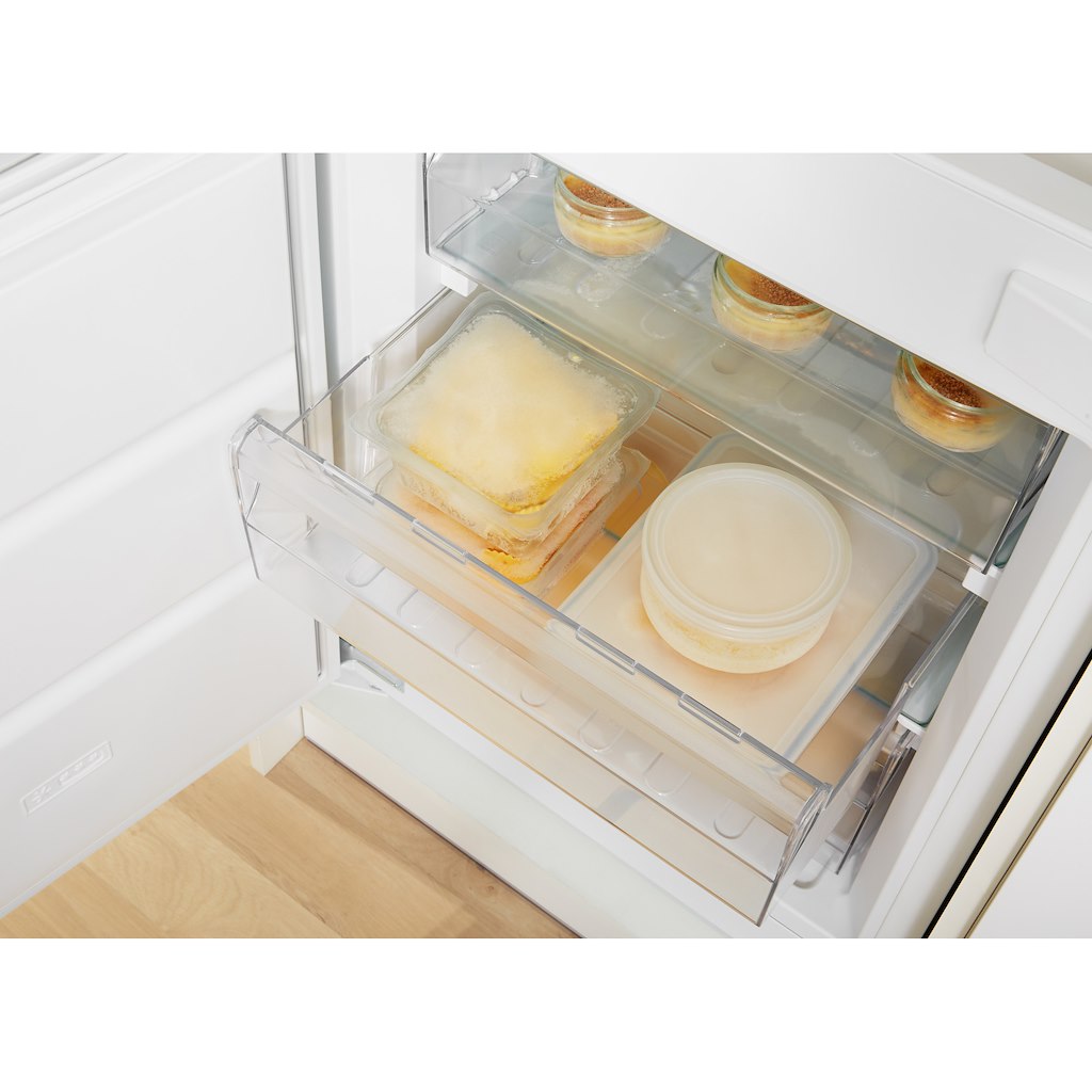 Whirlpool built in fridge freezer: frost free - ART 20163 NF 0