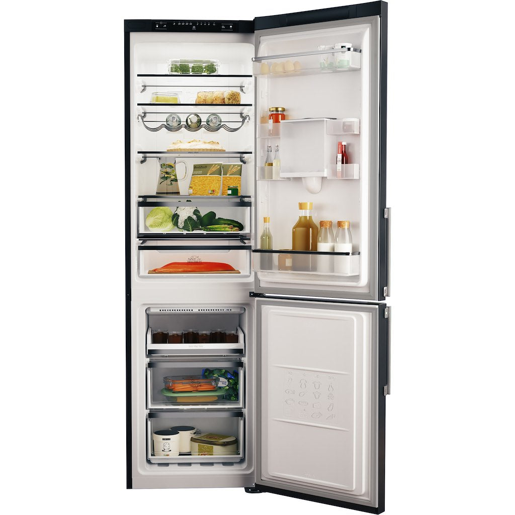 Hotpoint freestanding fridge freezer: frost free