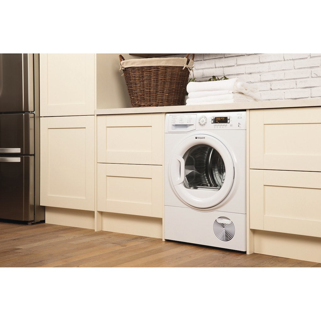 Hotpoint condenser tumble dryer: freestanding, 9,0kg