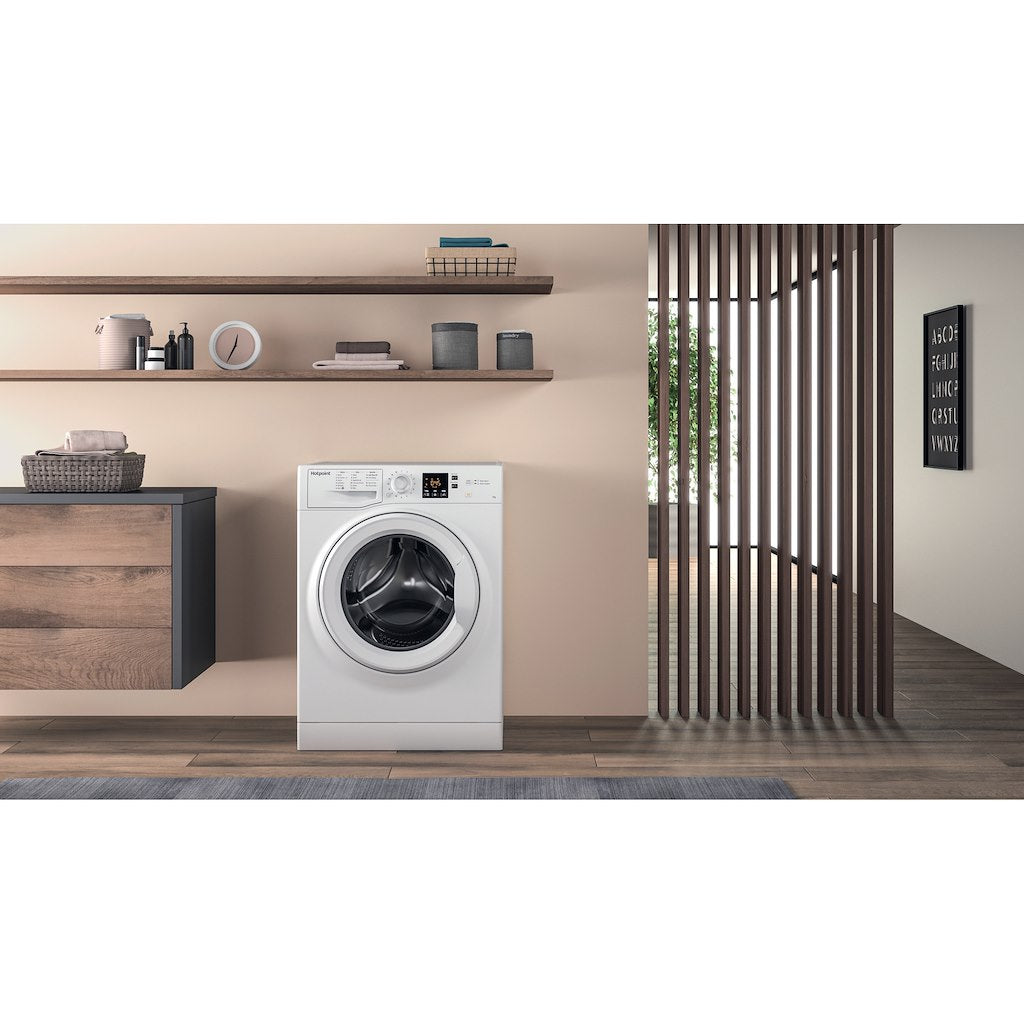 Hotpoint freestanding front loading washing machine: 7kg