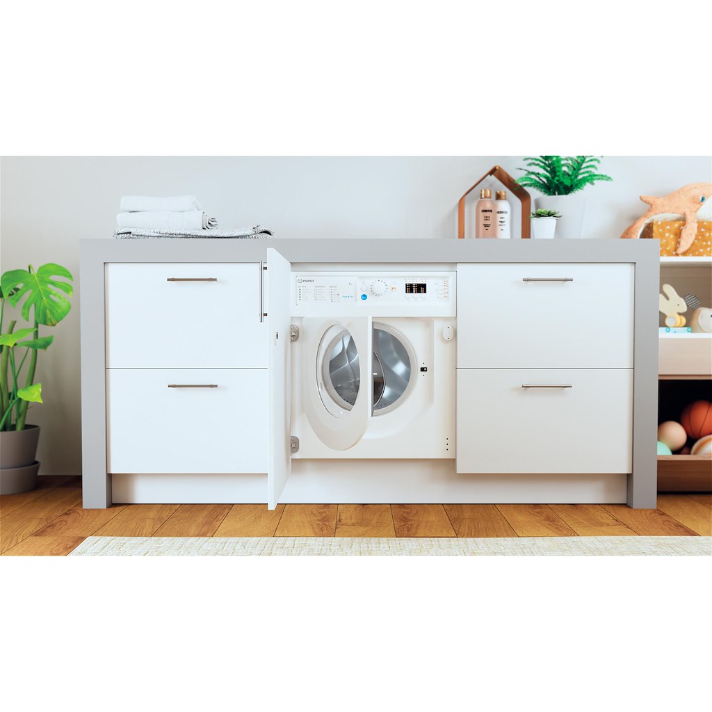 Indesit Built in front loading washing machine: 7,0kg - BI WMIL 71252 UK N