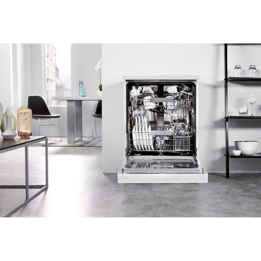 Whirlpool Dishwasher: in White - WFC 3C24 P UK