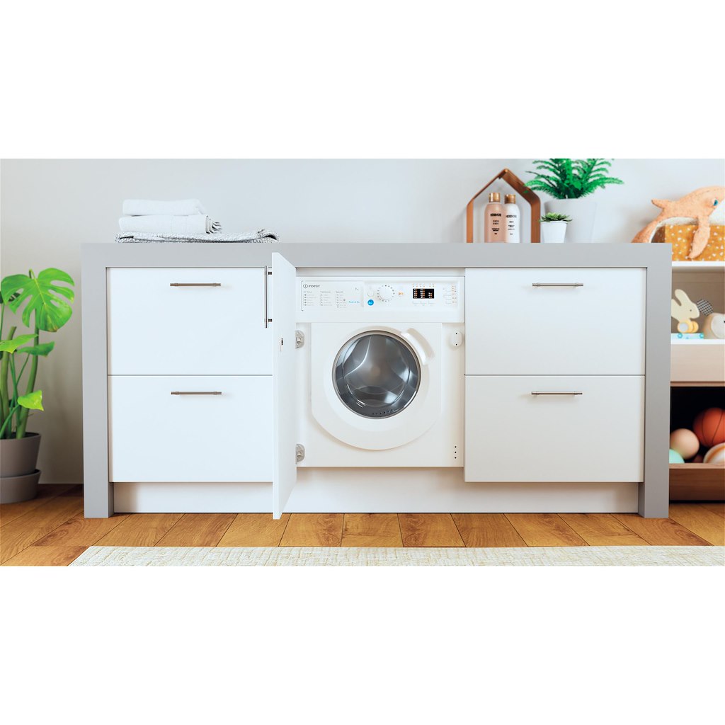 Indesit Built in front loading washing machine: 7,0kg - BI WMIL 71252 UK N