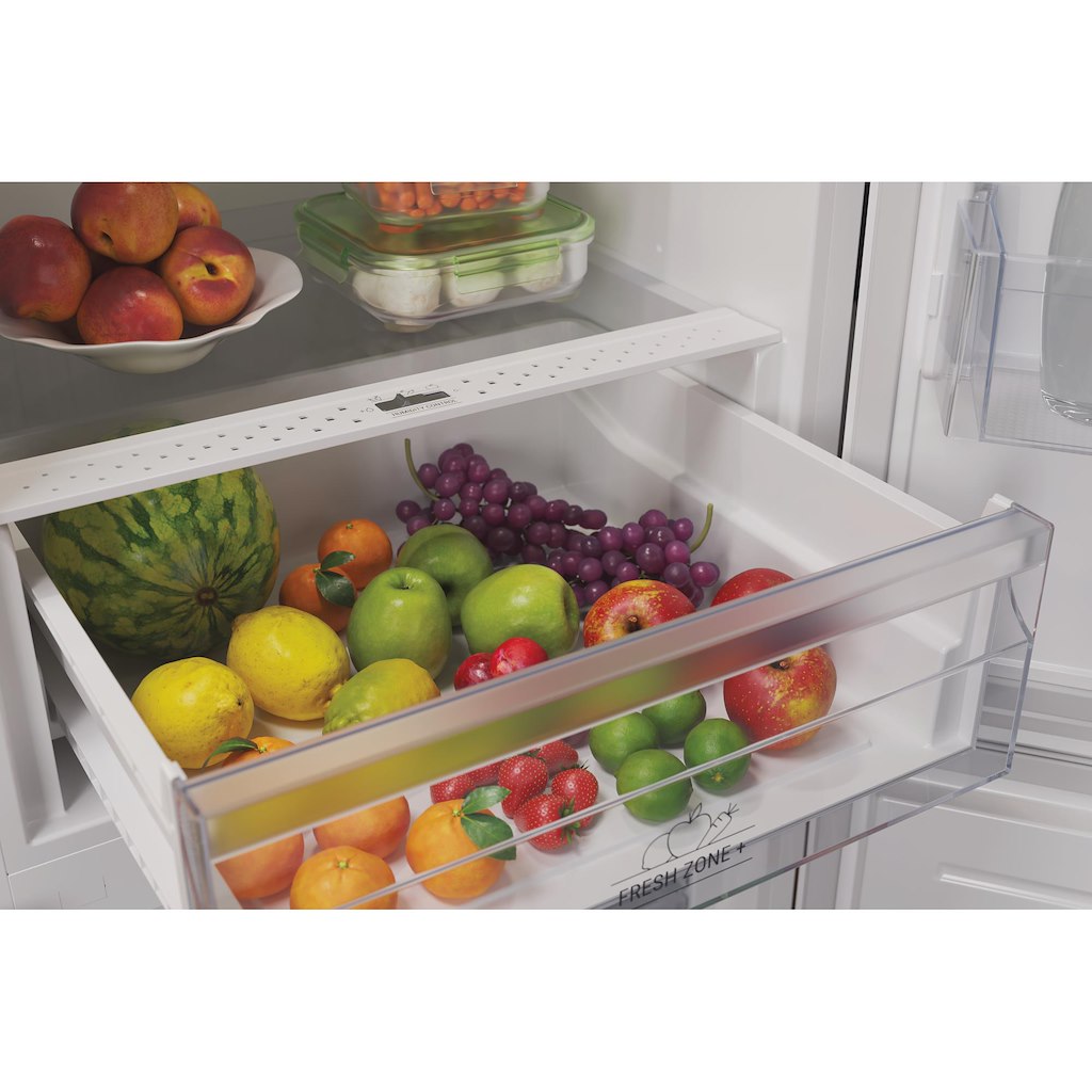 Hotpoint freestanding fridge freezer: frost free