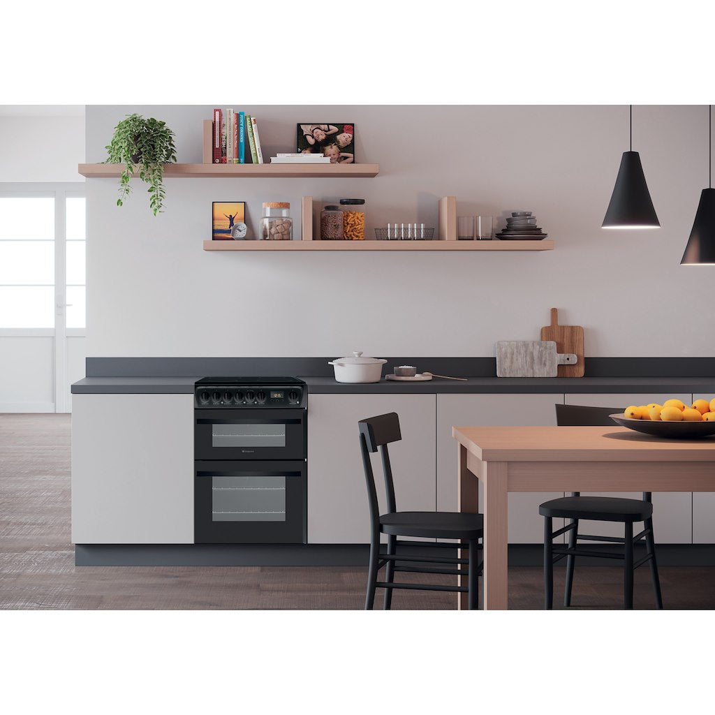 Hotpoint electric freestanding double cooker: 60cm