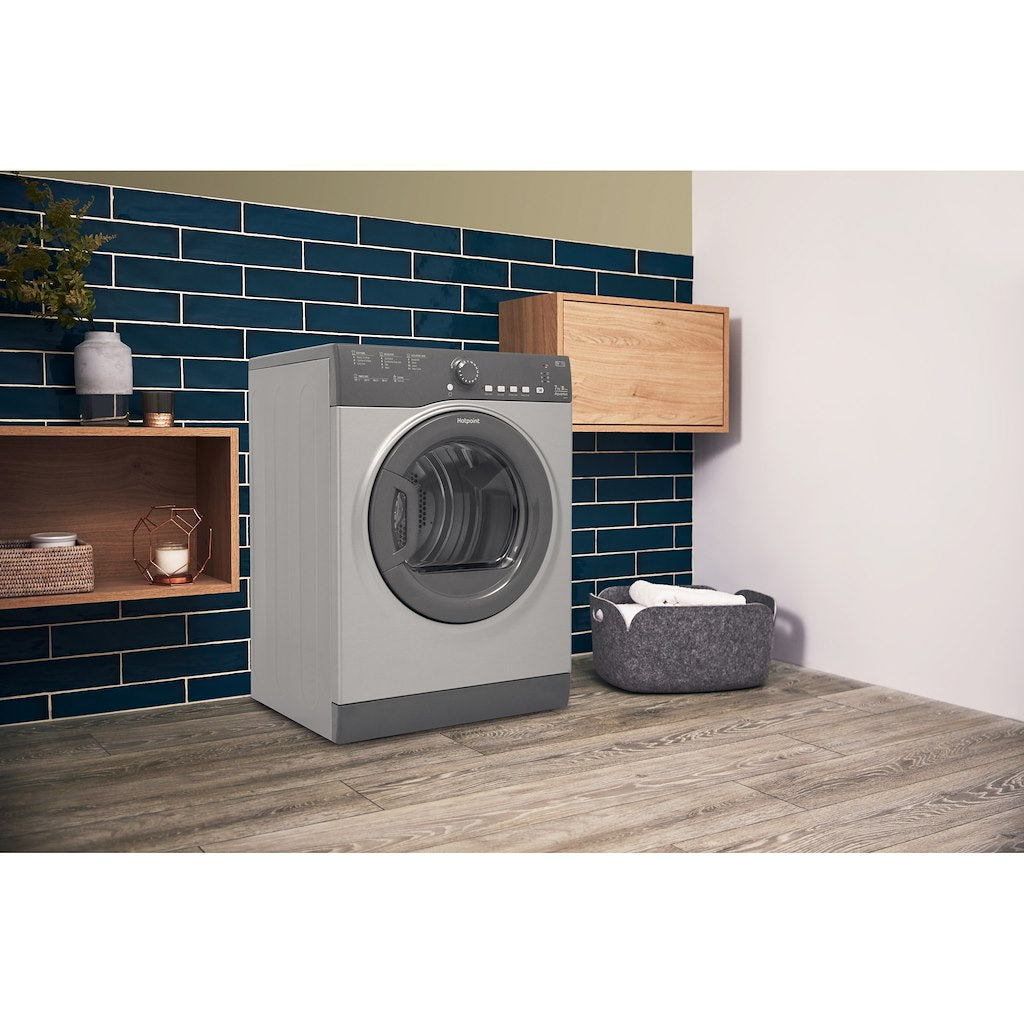 Hotpoint air-vented tumble dryer: freestanding, 7kg