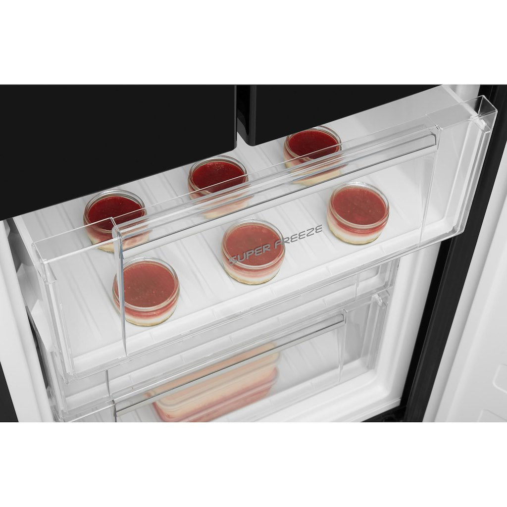 Hotpoint freestanding fridge freezer: frost free