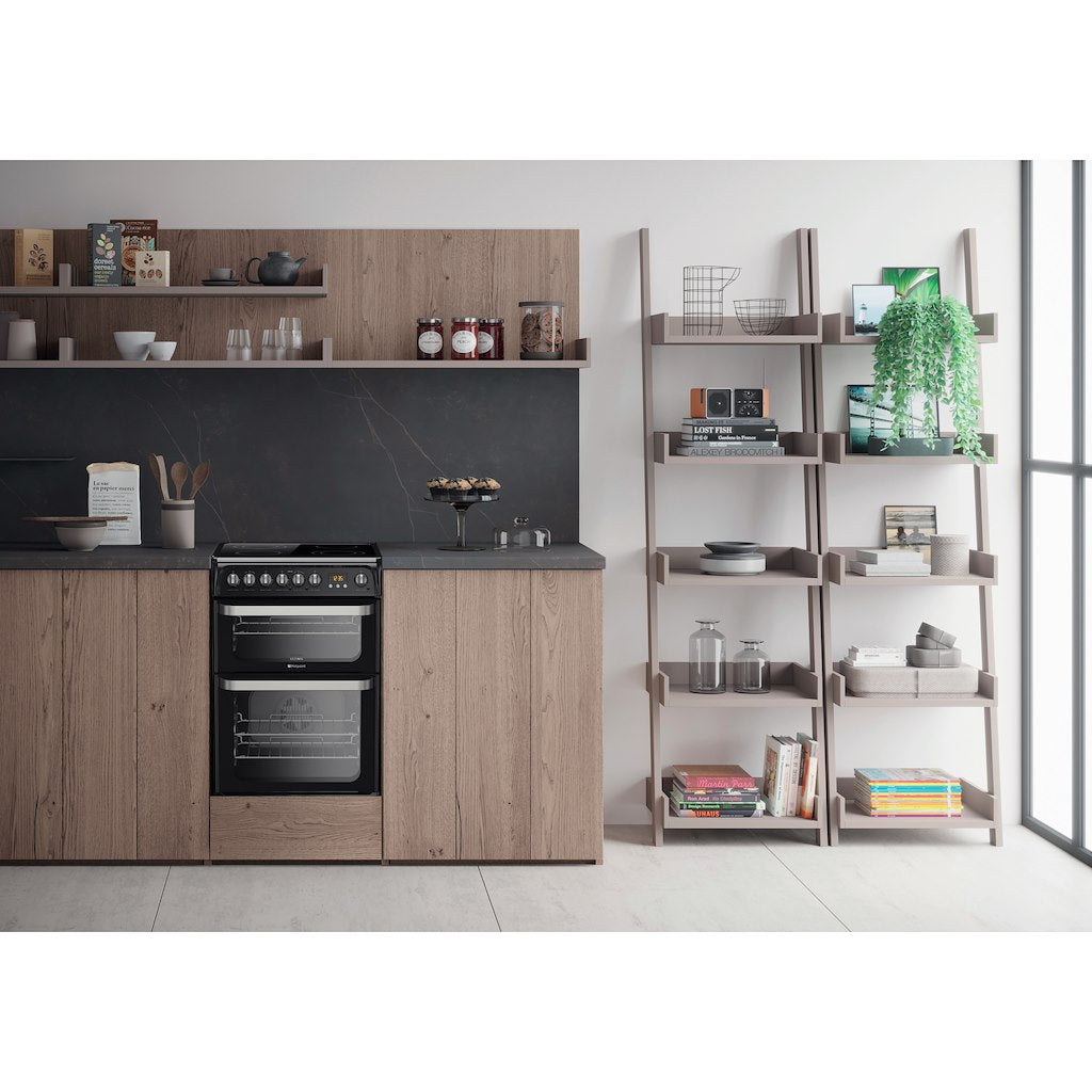 Hotpoint electric freestanding double cooker: 60cm