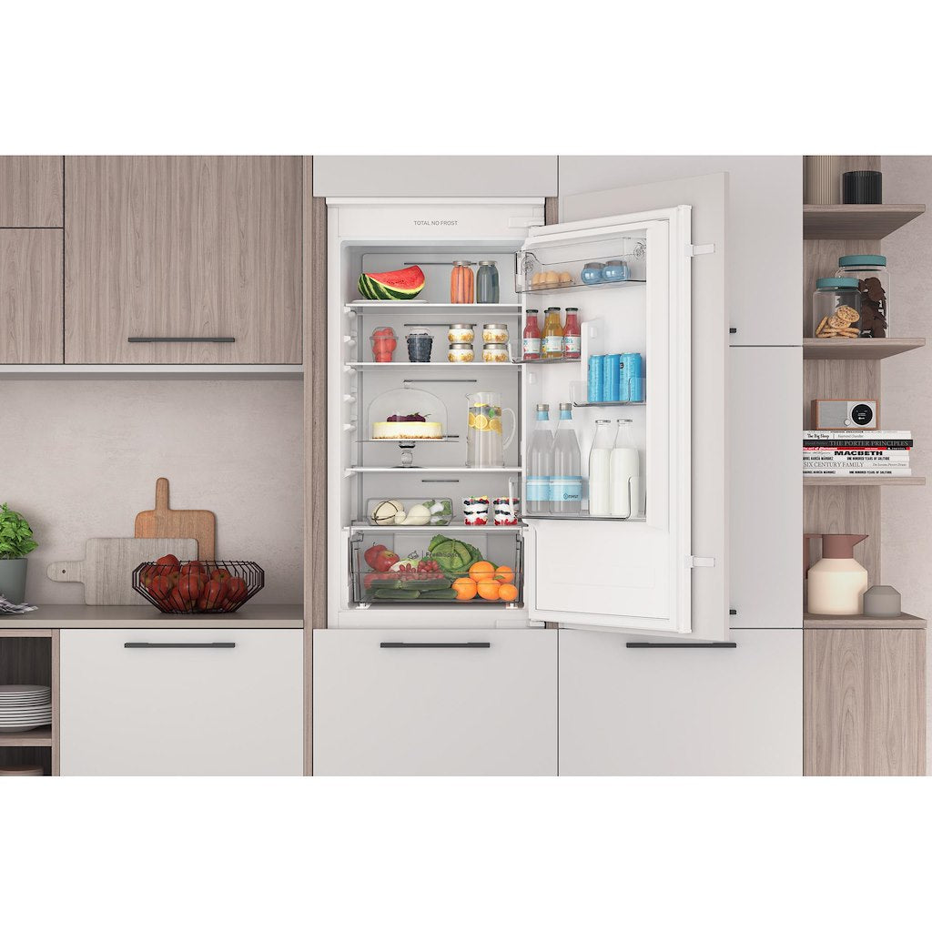 Built in fridge freezer - INC18 T111 UK