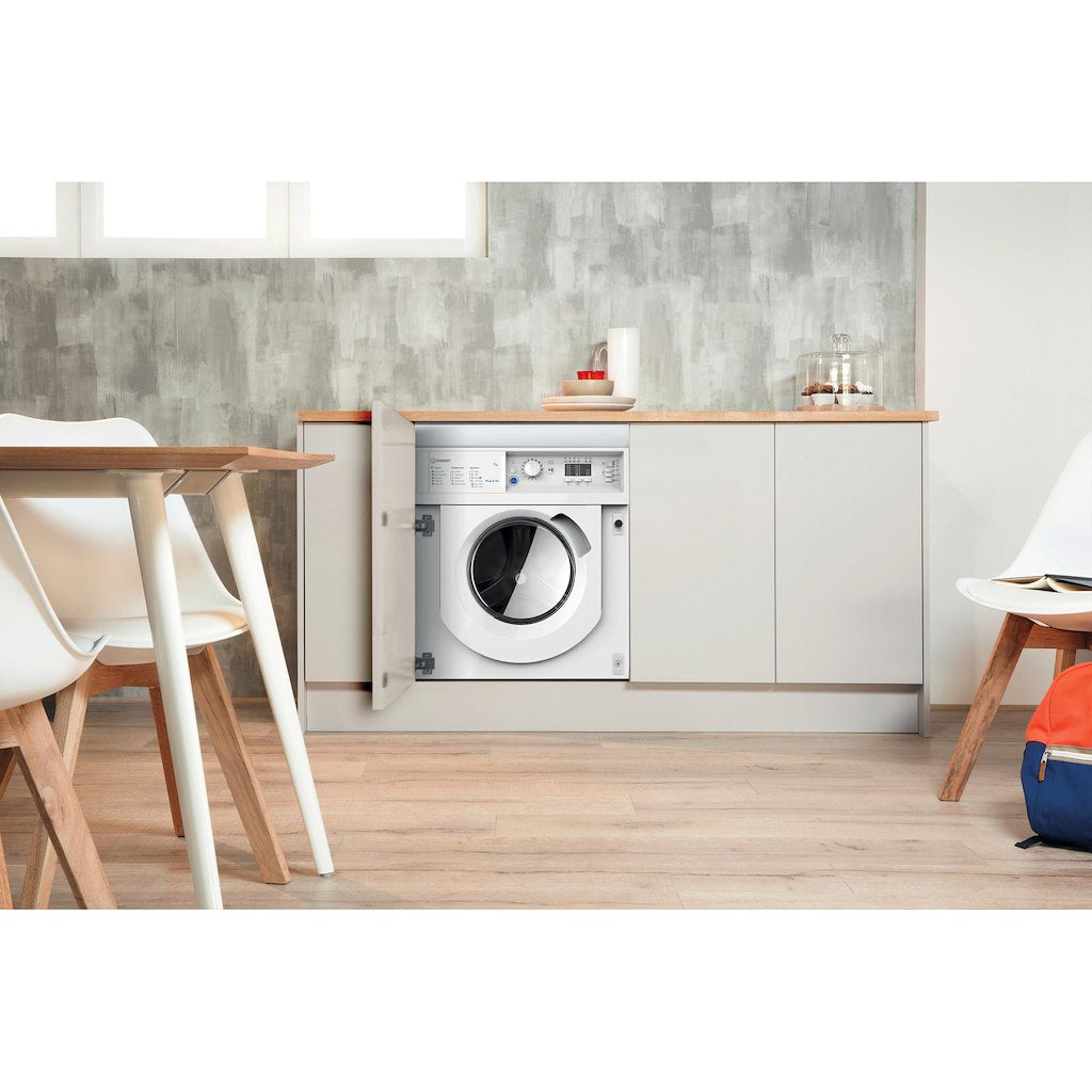 Indesit Built in front loading washing machine: 7,0kg - BI WMIL 71252 UK N
