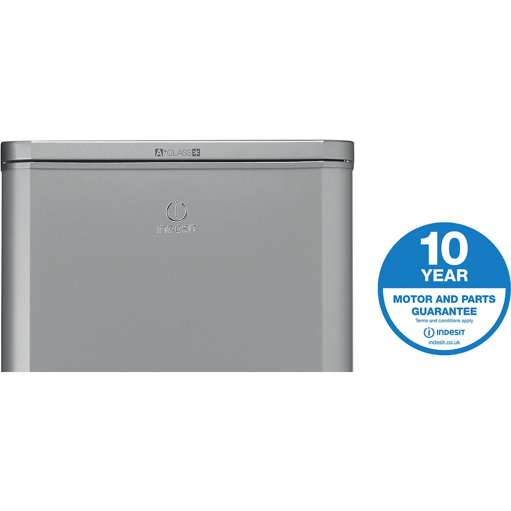 Freestanding fridge freezer